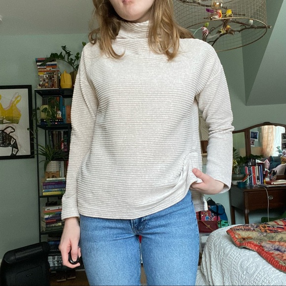 Cream pullover - Picture 2 of 3